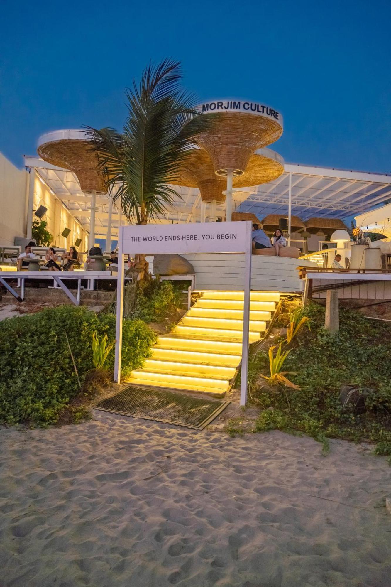 Living Room Beach Resort Morjim Exterior foto